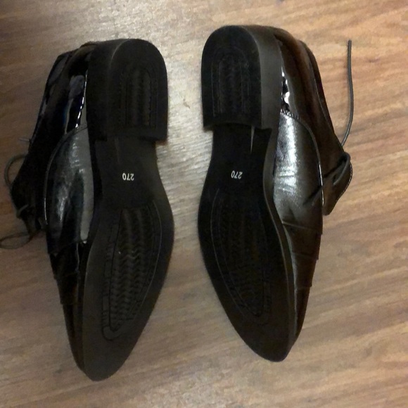 These are some black derby shoes. - Picture 5 of 5